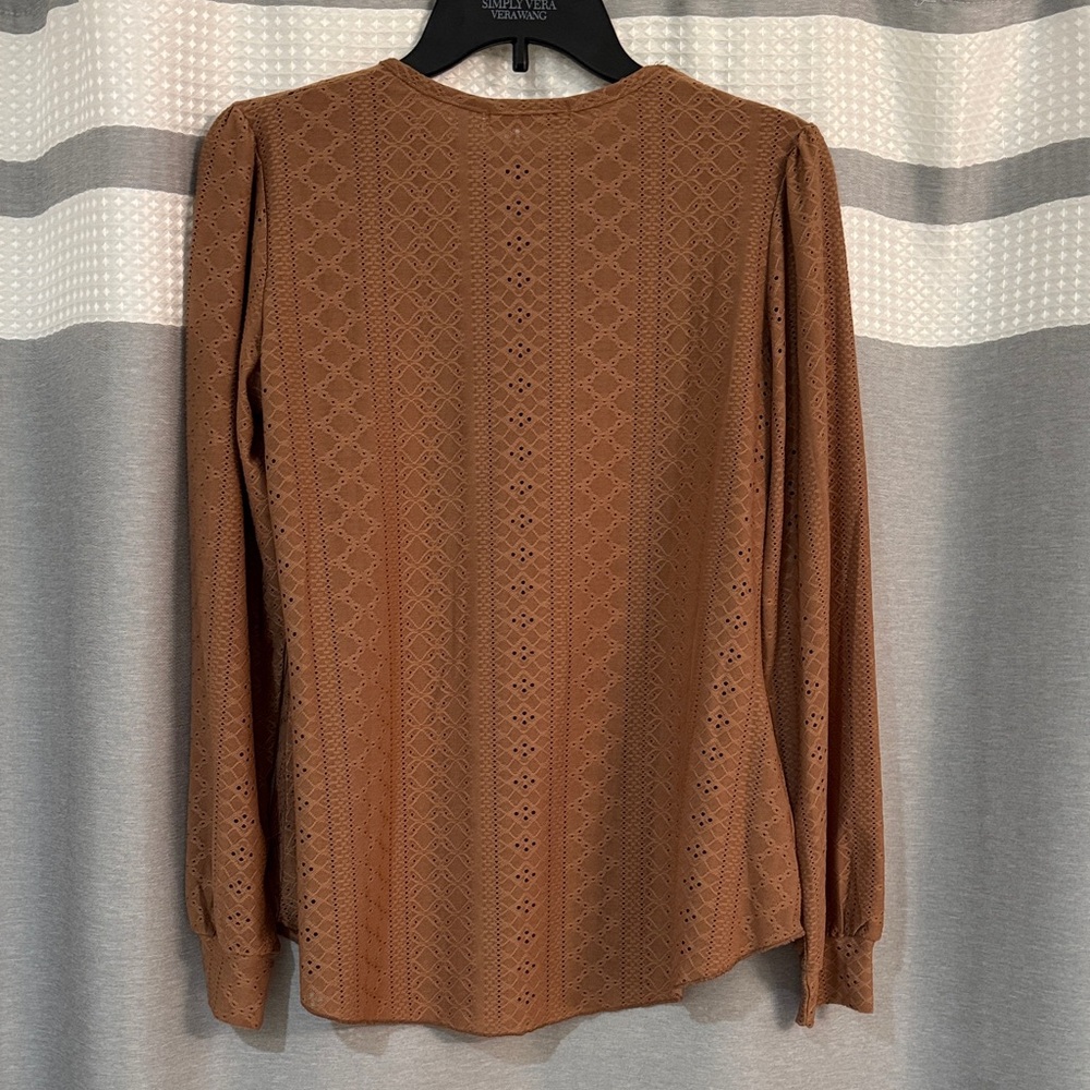 Eyelet Blouse Women’s Long Sleeve Like New - Picture 3 of 4